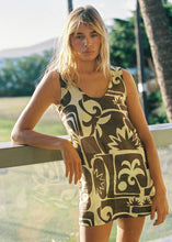 Load image into Gallery viewer, Poolside Paradiso - Beachcomber 100% Linen U Shift Dress - Banana
