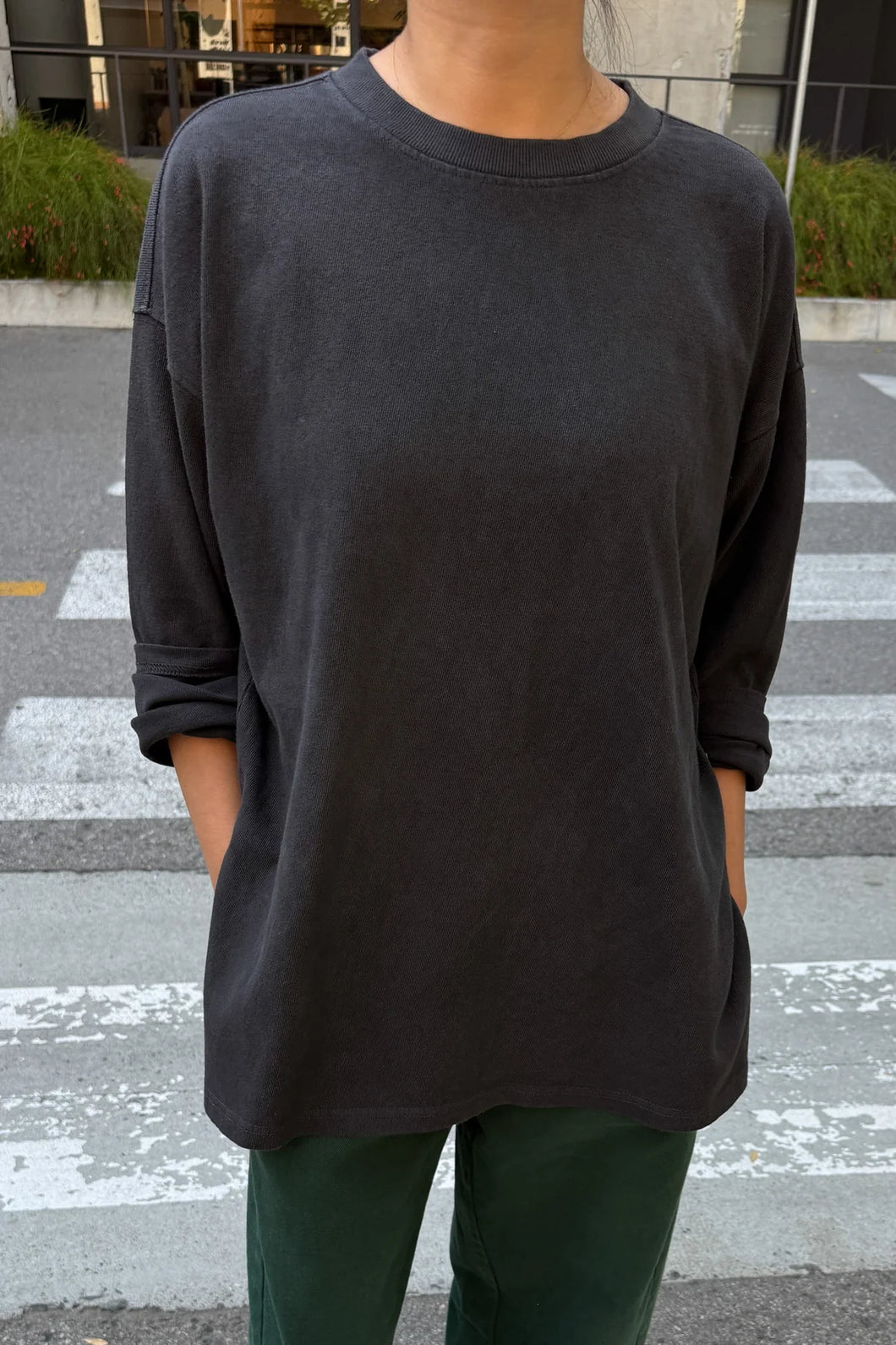 LE BON SHOPPE SUNDAY TEE - ALMOST BLACK