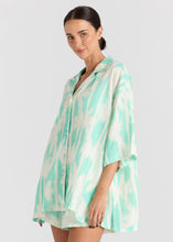 Load image into Gallery viewer, Palms 100% Linen Over Shirt - Mint
