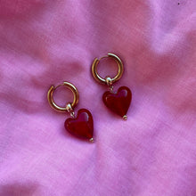 Load image into Gallery viewer, ALLEE GLASS HEART HOOPS // RED
