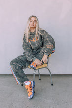 Load image into Gallery viewer, SABBI - THE NAME YOURSELF TRACKPANTS
