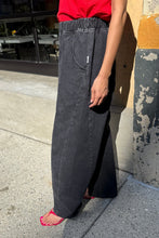 Load image into Gallery viewer, LE BON SHOPPE LONG ARC PANTS - BLACK DENIM
