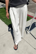 Load image into Gallery viewer, LE BON SHOPPE BARE PANTS - WHITE COTTON
