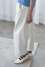 Load image into Gallery viewer, LE BON SHOPPE - ARC PANTS MILK
