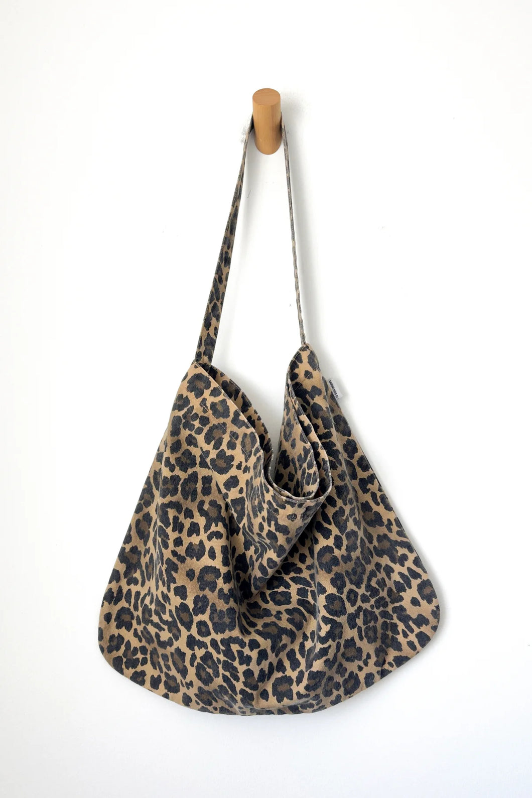 LE BON SHOPPE HAPPY CARRY BAG - LEOPARD