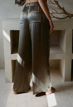 Load image into Gallery viewer, Olive Woven Satin Wide Leg Pants
