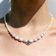 Load image into Gallery viewer, Silver Eye Pearl
