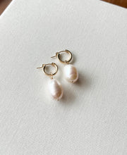 Load image into Gallery viewer, EMILY EARRINGS
